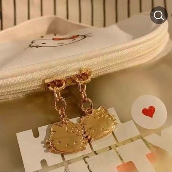 Hello Kitty Zippered Cosmetic Bag - Free Gift with Purchase - Picture 4 of 4